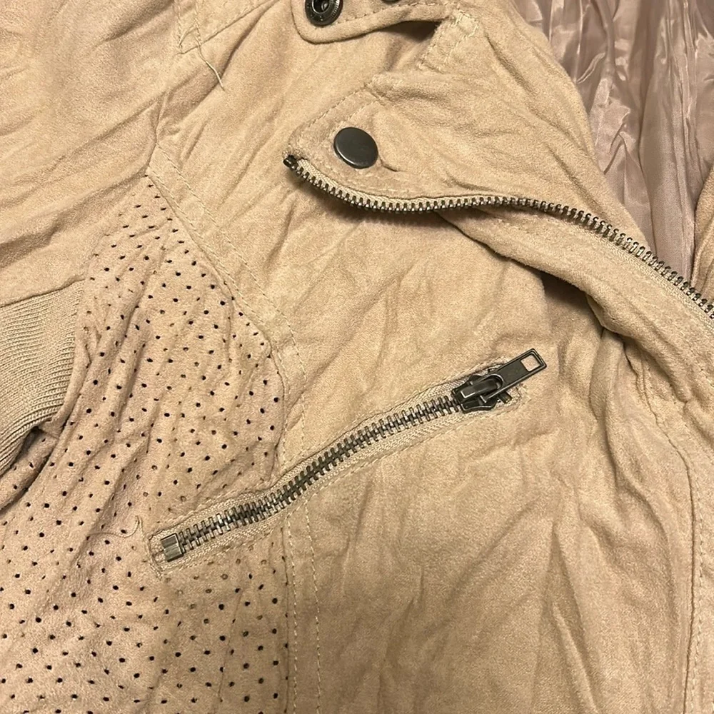 Distressed Cropped Jacket 🧥 - Picture 5 of 15